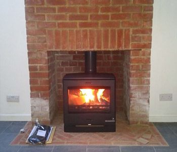 Yeoman CL8 Multifuel Stove - installed in Gomshall